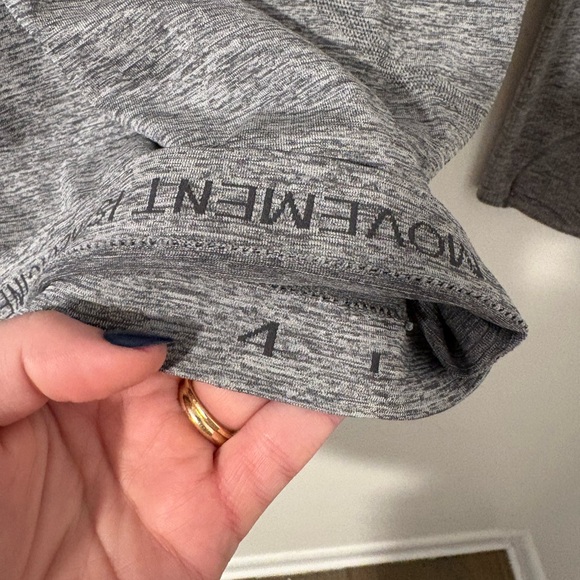 Lululemon Longsleeve Swiftly Tech Size 4 - Picture 3 of 5